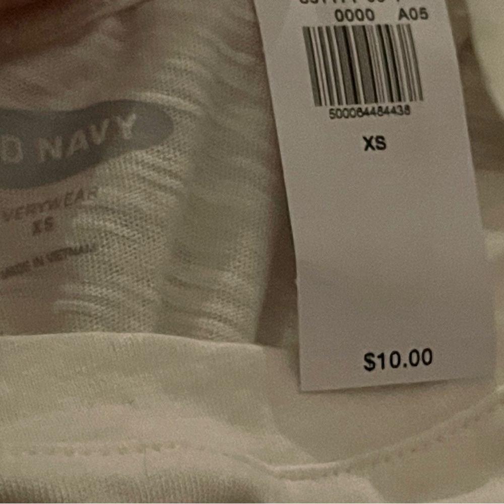 Old Navy T-Shirt NEW